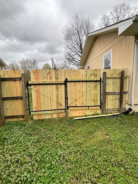 Building Photo - 303 Willow St