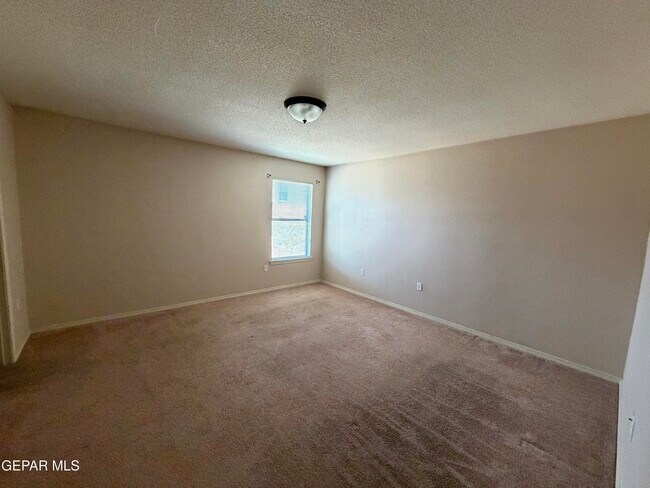 Building Photo - 6229 Lovebird Ln