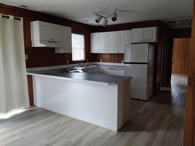 Building Photo - Single Family home in Emerald Isle