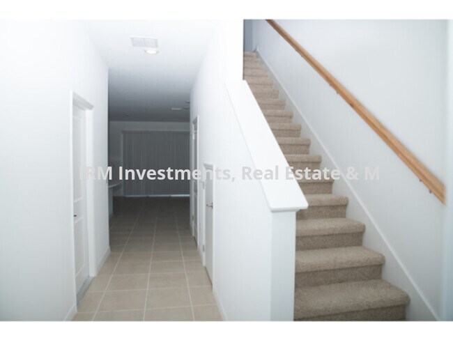 Building Photo - 3 bedroom 2.5 Bath townhome in Reedy Reserve !!!