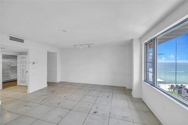 Building Photo - 5255 Collins Ave