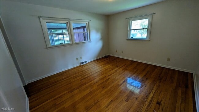 Building Photo - 523 Harris Rd