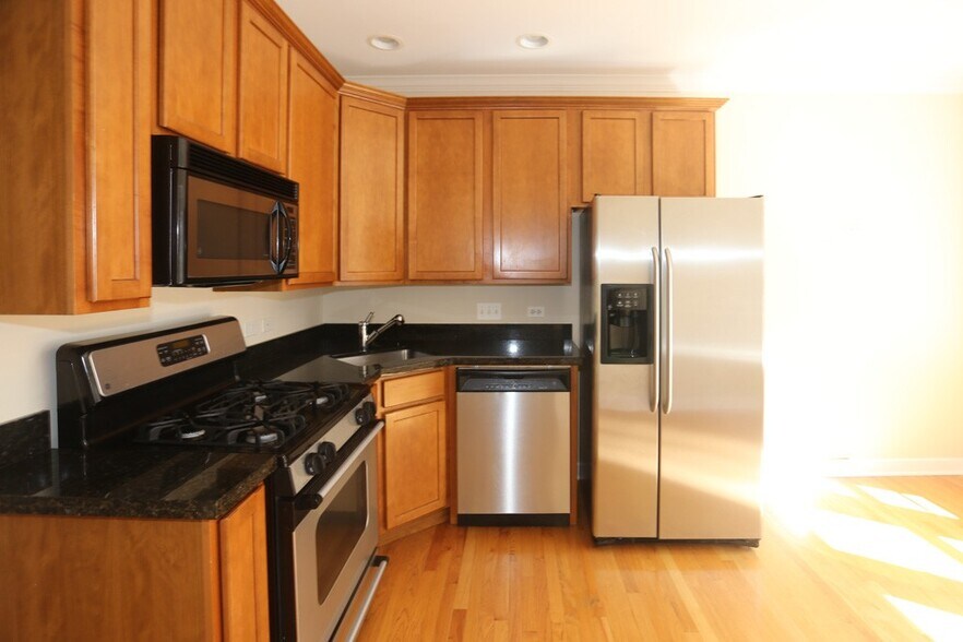 Building Photo - 3257 N Clifton Ave
