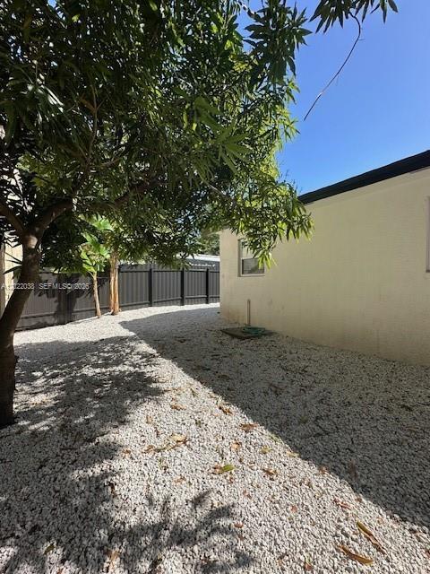 Building Photo - 615 NW 90th St