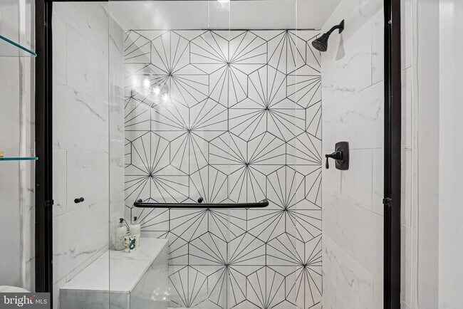 Building Photo - 4620 N Park Ave