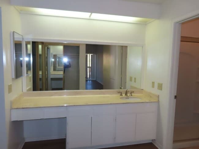 Building Photo - 29324 Vía Frontera