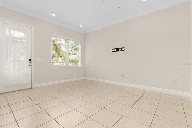 Building Photo - 13813 Benavente Ave