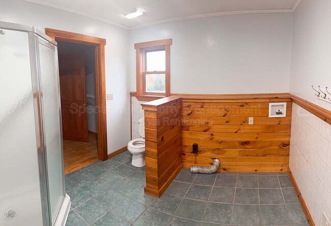 Building Photo - 167 Main St