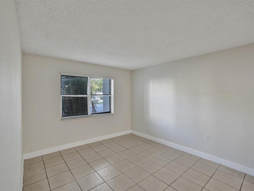 Building Photo - 4205 N University Dr