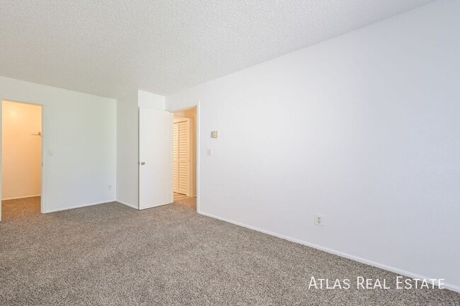 Building Photo - 14701 E Tennessee Dr