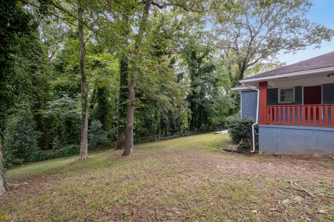 Building Photo - 2926 Gresham Rd S E