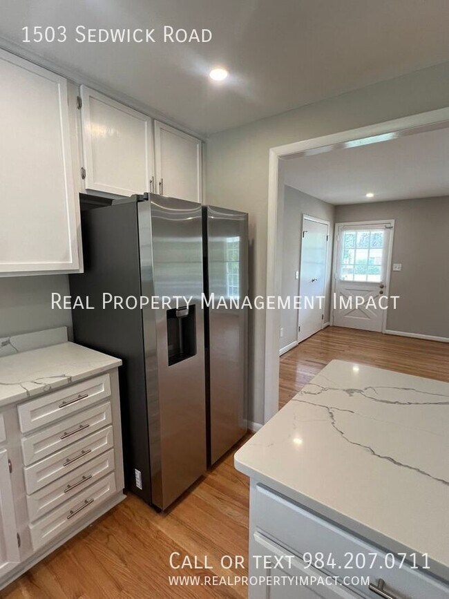 Building Photo - Vintage, 3-4 Bedroom 3 Bath Parkland Ranch...