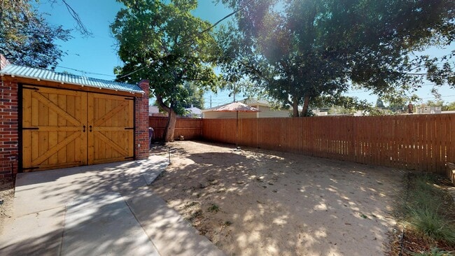 Building Photo - 3420 St Paul St