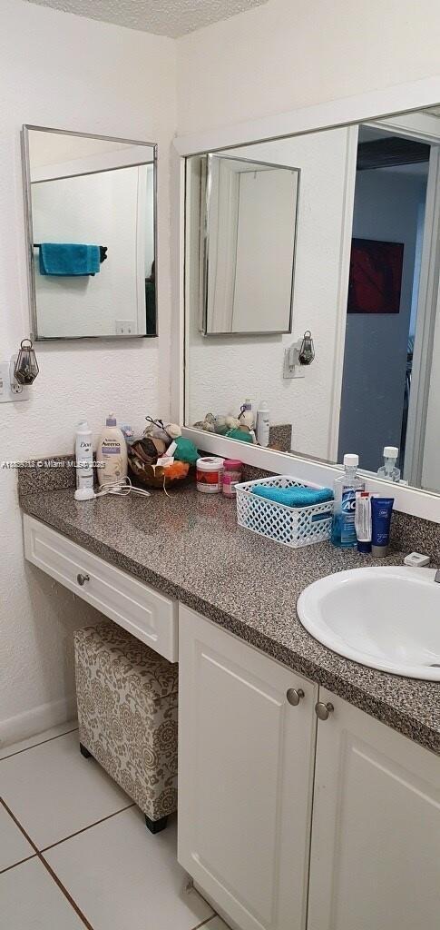 Building Photo - 9430 Poinciana Pl