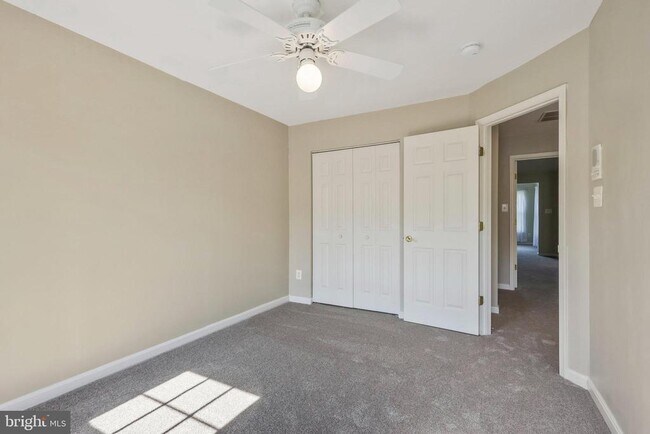 Building Photo - 5587 Governors Pond Cir