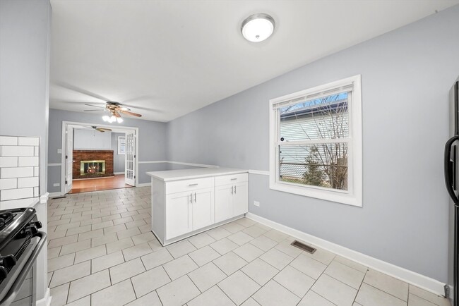 Building Photo - 8218 N Carrolton Ct