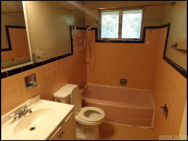 Building Photo - 12 Rosemont Dr