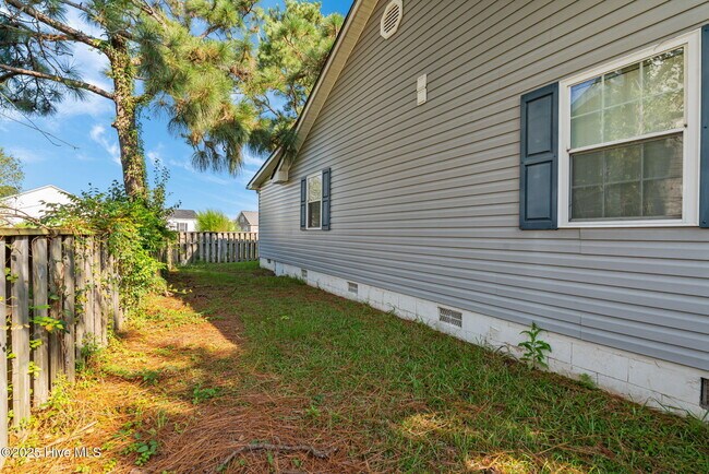 Building Photo - 769 Dayflower Ct