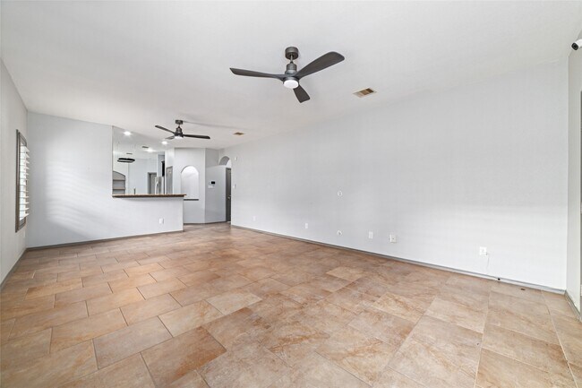 Building Photo - 5115 Whitebridge Ln