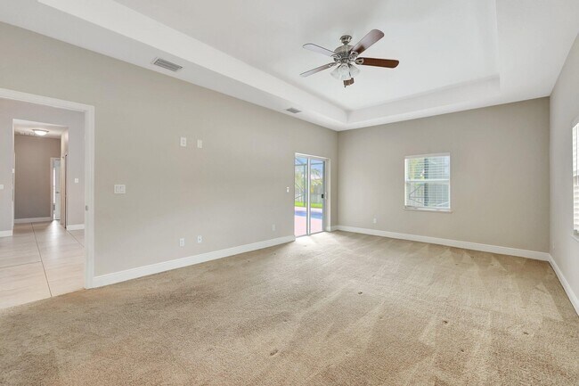 Building Photo - 348 SW Millard Dr