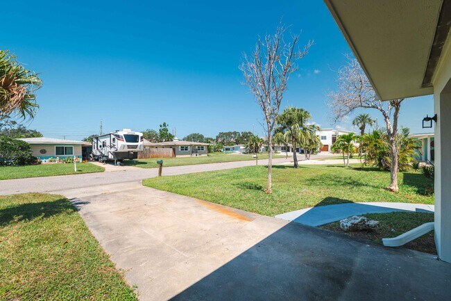 Building Photo - 2491 Coronado Way