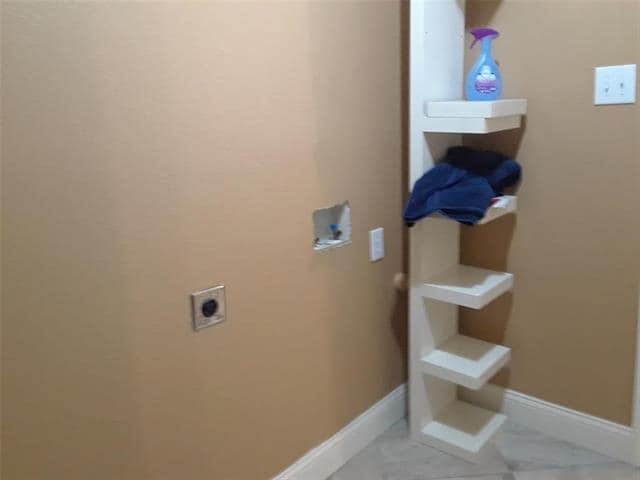 Building Photo - 2428 Collier Dr