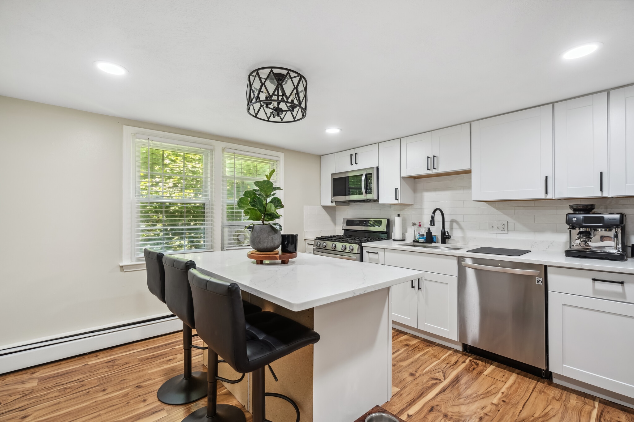 Building Photo - 13 Myles Standish Dr