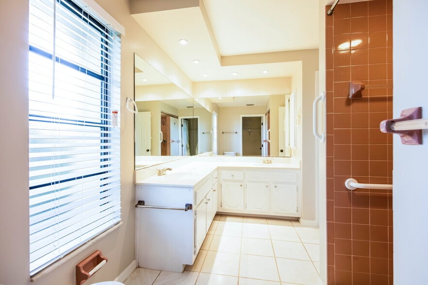 Building Photo - 1432 SE 17th Terrace