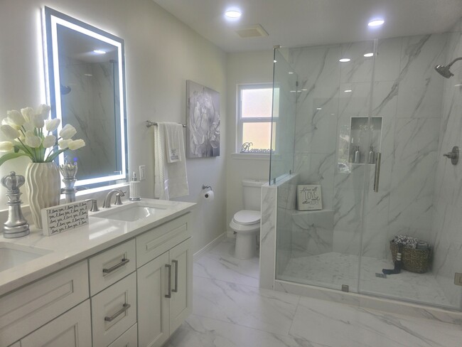 Building Photo - 1507 Village Green Ct