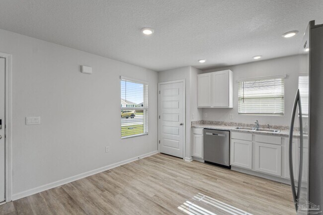Building Photo - 6222 June Bug Dr