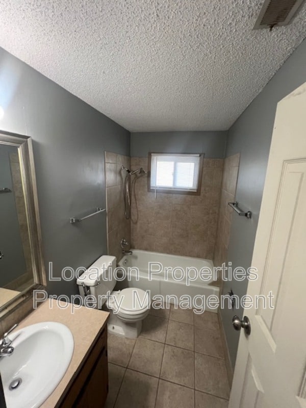 Building Photo - 1300 Kentucky St
