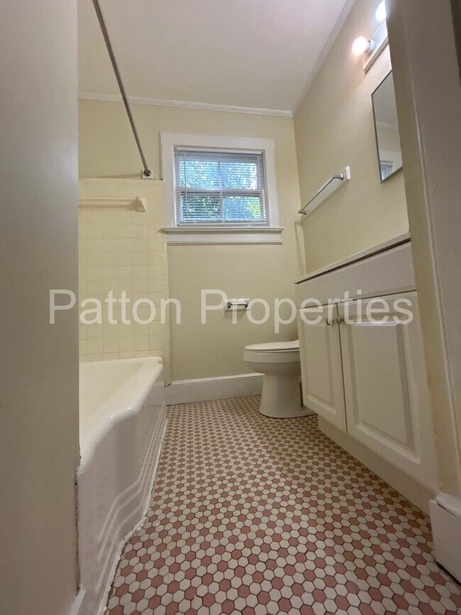 Building Photo - 1401 Kinderway &amp; 4300-4302 Wentworth - Inside CoC - R09214-07-01