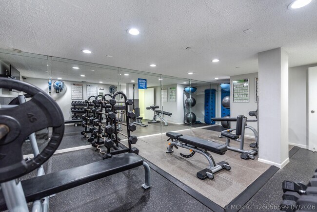 Building Photo - 3221 S Ocean Blvd