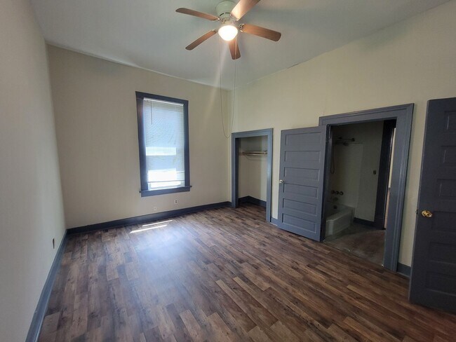 Building Photo - 508 3rd St