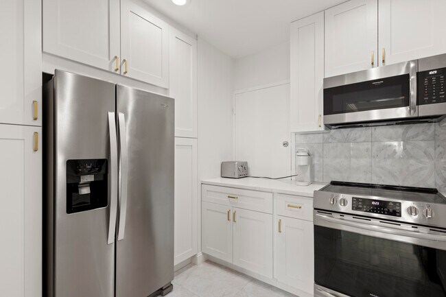 Building Photo - 120 N Ocean Blvd