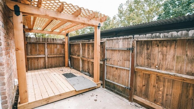 Building Photo - 8935 Gaylord Dr