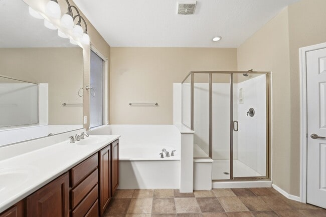 Building Photo - Spacious 3-Bedroom + Loft Home with Mounta...