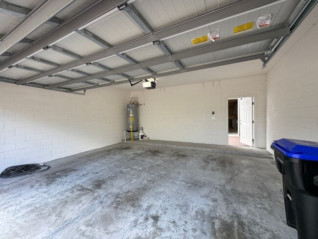 Building Photo - Available Now! Spacious 3-Bedroom Townhome with Fenced Yard in Winter Garden – Washer and Dryer I...