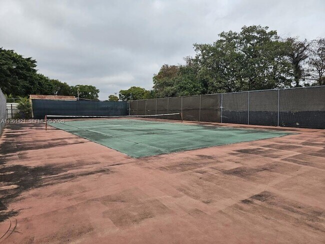 Building Photo - 8020 S Colony Cir