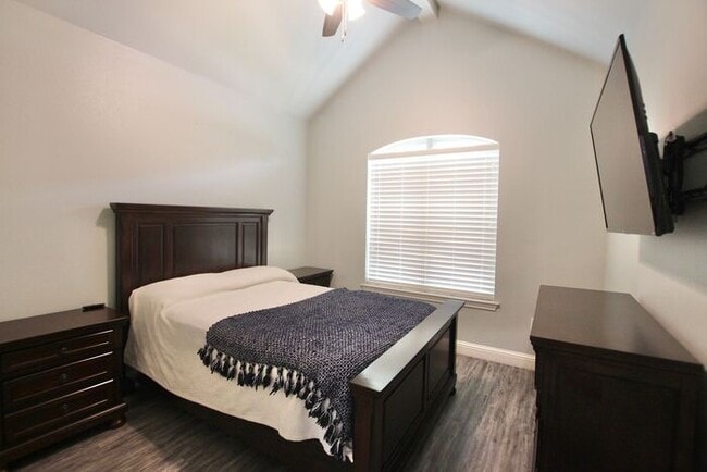 Building Photo - Coming Soon! Stunning 3 Bed 2 Bath Home on...