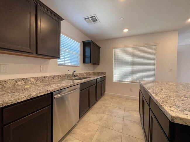 Building Photo - HENDERSON CADENCE COMMUNITY - 3 bed 2.5 ba...