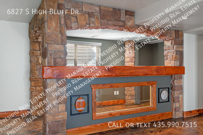 Building Photo - 6827 S High Bluff Dr