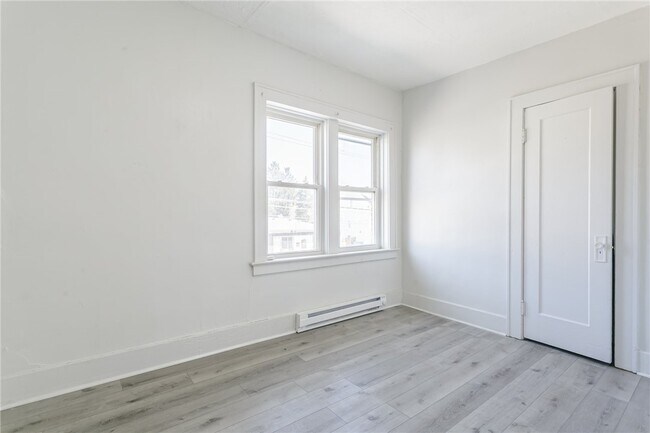 Building Photo - 85 Mapledale St