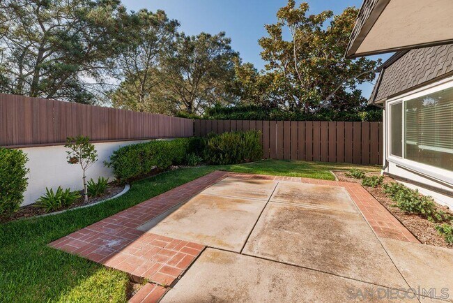 Building Photo - 8686 Cliffridge Ave