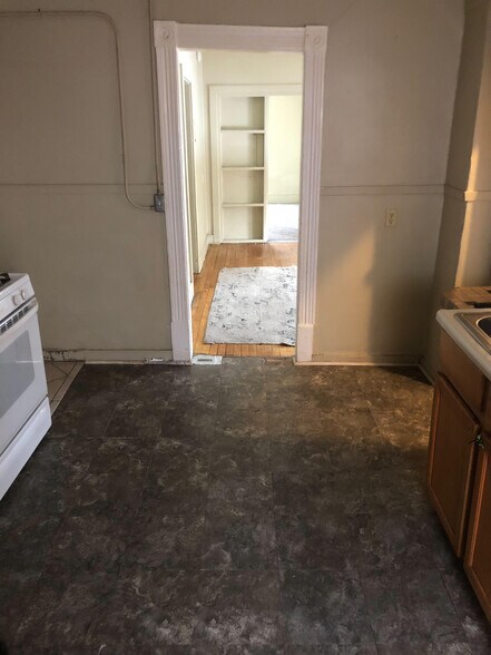 Building Photo - 4139 N Bryant Ave