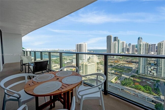 Building Photo - 1600 NE 1st Ave