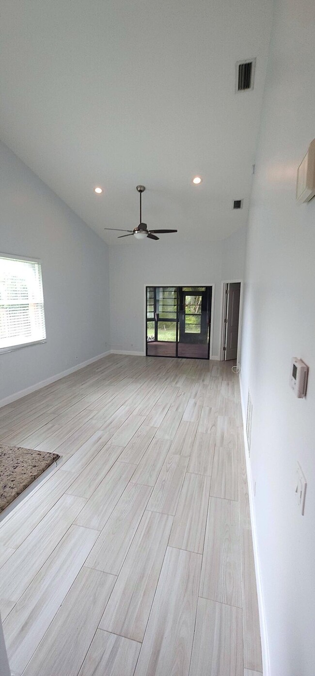 Building Photo - 3784 Collinwood Ln