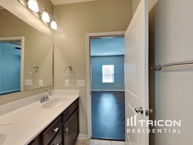 Building Photo - 1064 Bitting Hall Cir