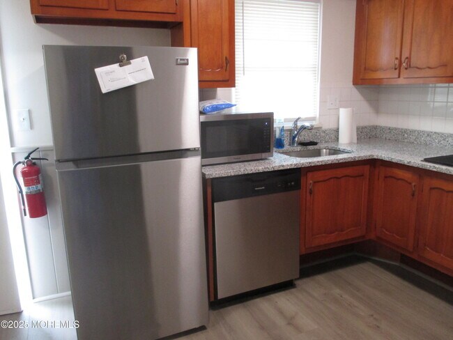 Building Photo - 52D Cambridge Ct