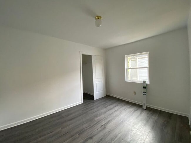 Building Photo - 108 Columbian Ave